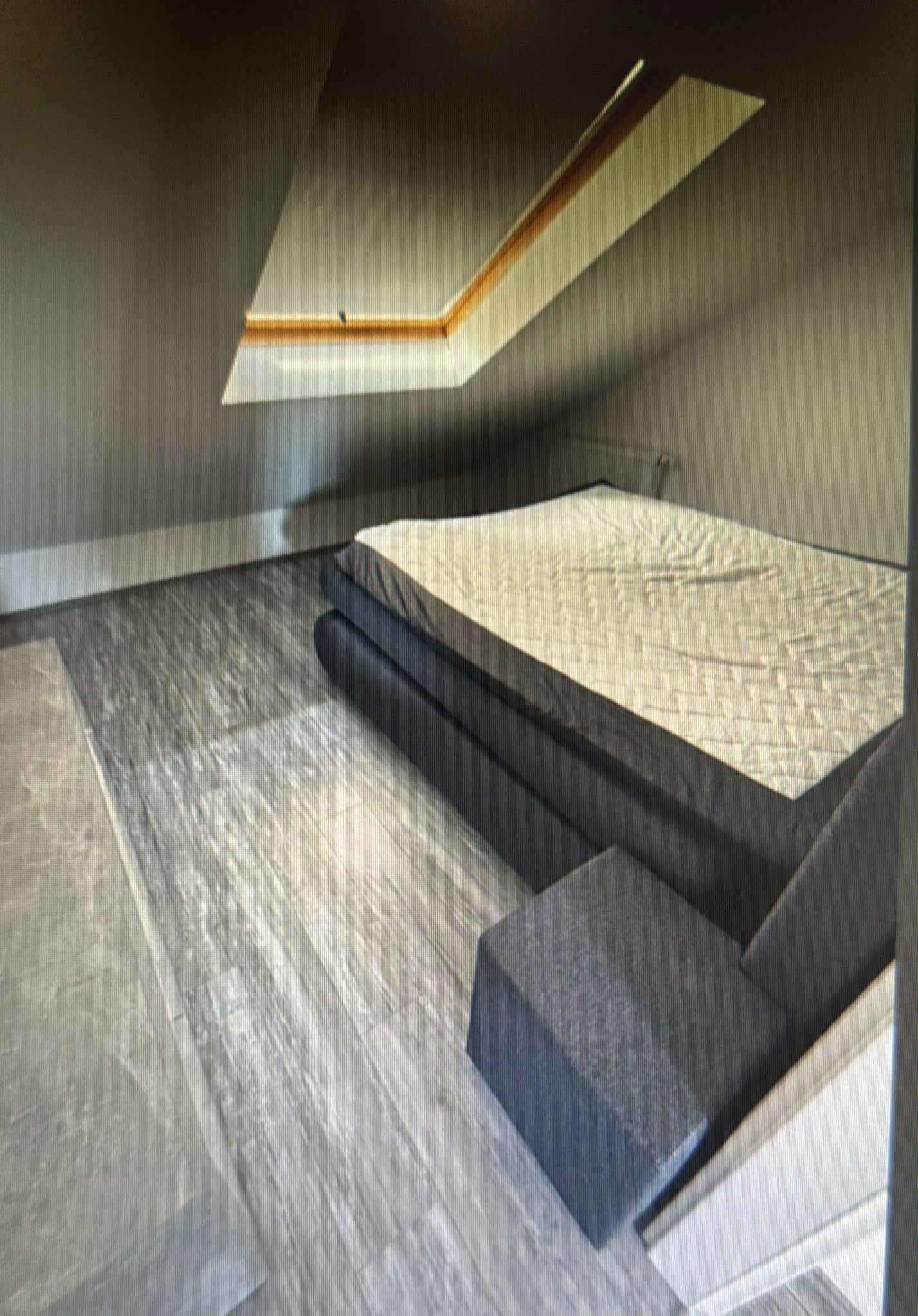 Modern möblierte 2-Zimmer-Wohnung in Merken